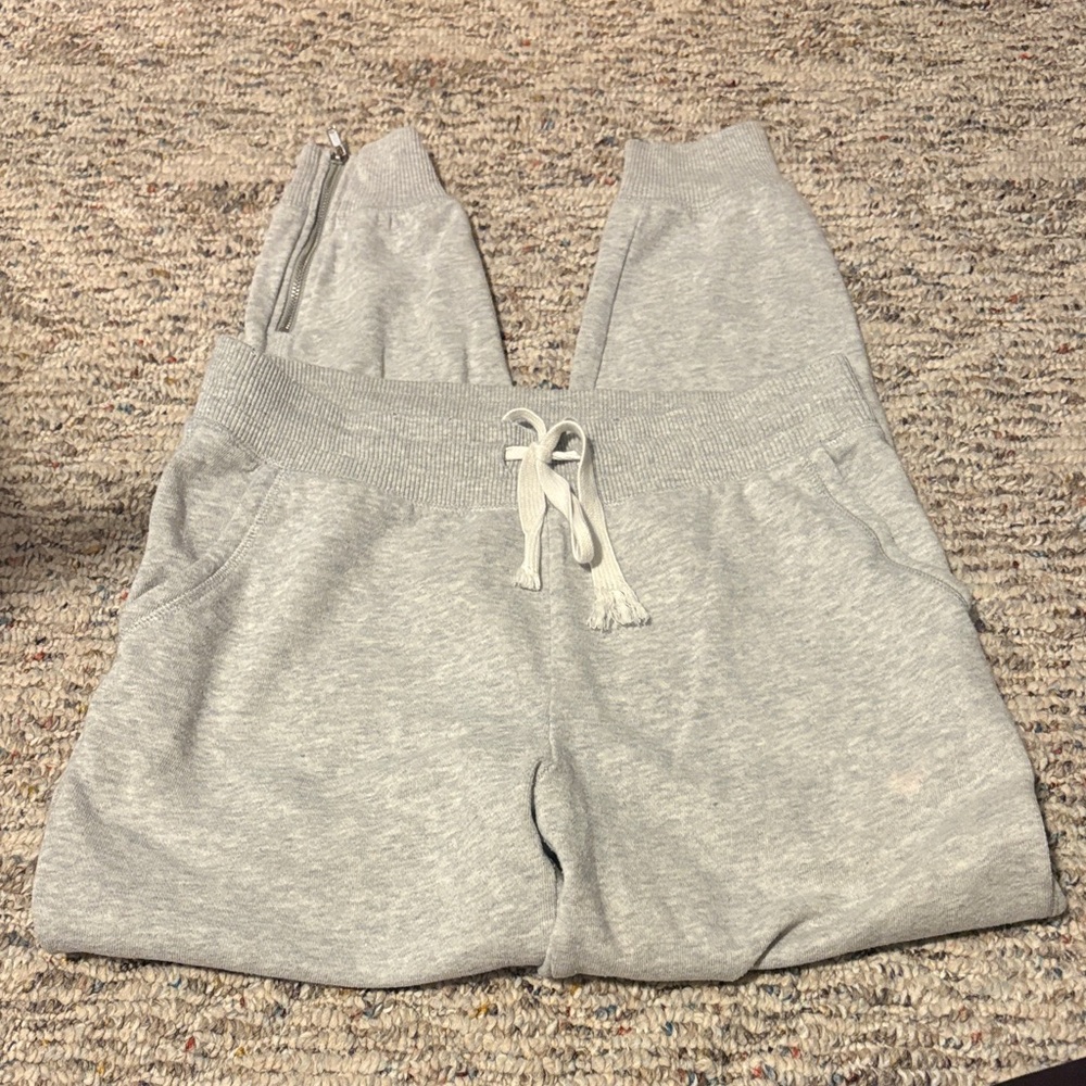 Women’s Aerie Gray Jogger sweatpants
